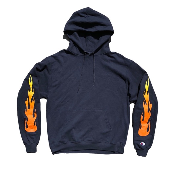 Champion X Kylie - Picture 1 of 7